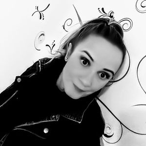 Meet your Posher, Nina